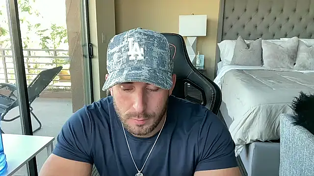 brettmycles28 online show from 10-29-25, 10:20