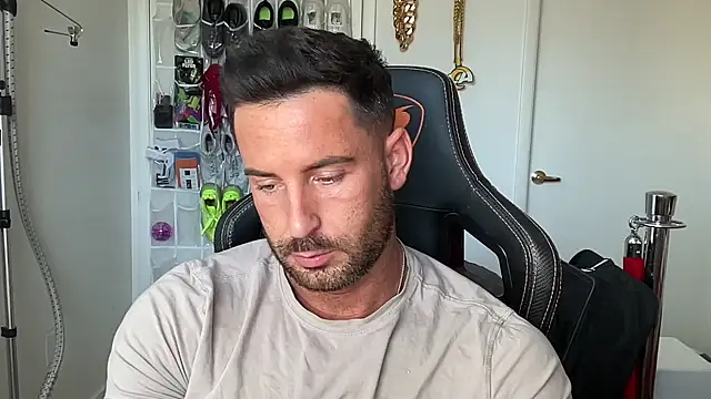 brettmycles28 online show from 06-01-26, 01:33