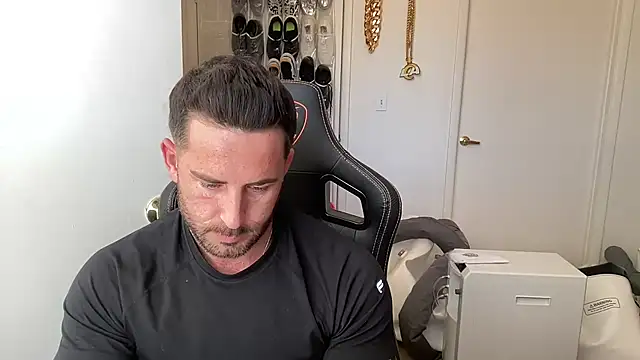 brettmycles28 online show from 06-26-26, 03:18