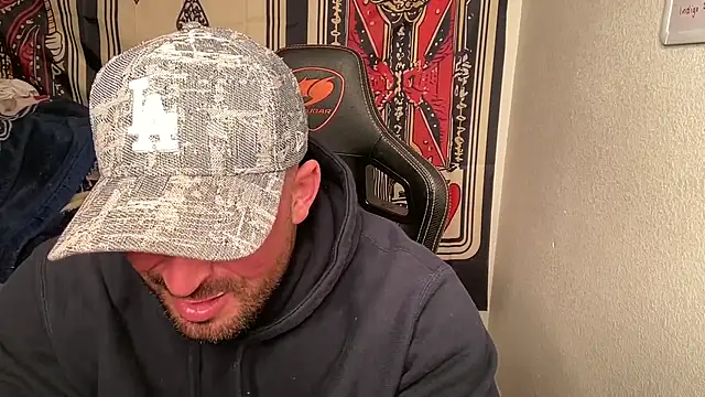 brettmycles28 online show from 02-17-26, 06:22