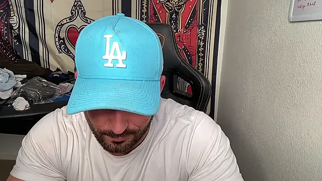brettmycles28 online show from 02-17-26, 08:17