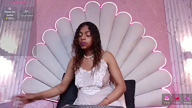 MisRoos online show from 11-21-25, 03:33