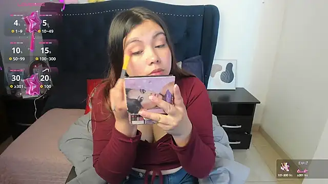Snapshot of LucyPetit chatting on 09-11-25, 01:00 LucyPetit online show from 09-11-25, 01:00