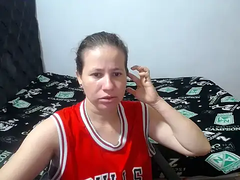 Snapshot of Valentina_charlys chatting on 10-23-25, 11:42 Valentina charlys online show from 10-23-25, 11:42