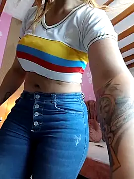 AlissonPeach01 online show from 10-02-25, 01:25
