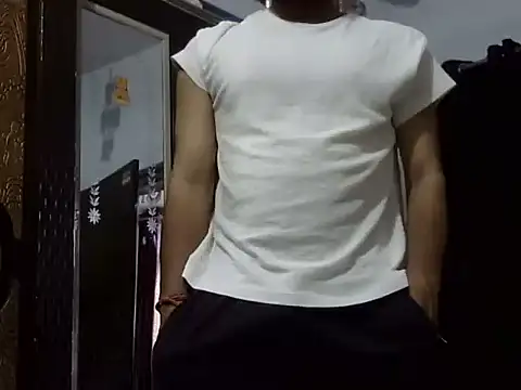 Snapshot of autophile-indian chatting on 09-28-25, 05:14 autophile-indian online show from 09-28-25, 05:14