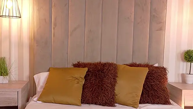 VioletBlaze online show from 09-18-25, 02:03