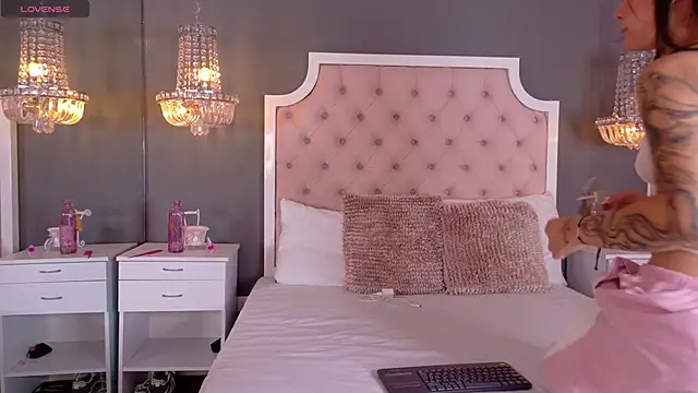 VioletBlaze online show from 10-14-25, 11:04