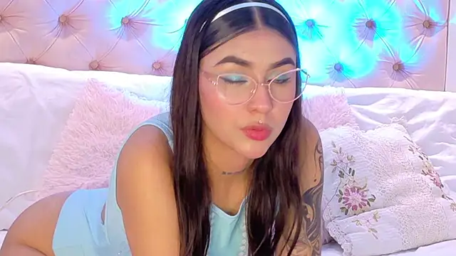 VioletBlaze online show from 11-12-25, 01:26