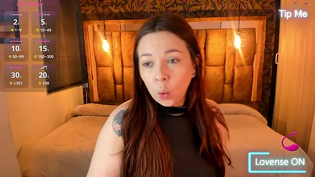 Snapshot of Isa_Thompson__ chatting on 11-17-25, 12:42 Isa Thompson online show from 11-17-25, 12:42