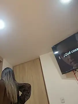 NIQUEILLA8 online show from 04-12-26, 12:47