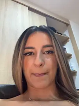 NIQUEILLA8 online show from 03-10-26, 12:58