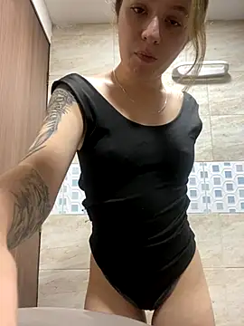 karla-thomsom10 online show from 09-26-25, 11:11