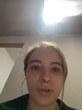 karla-thomsom10 online show from 03-05-26, 06:37