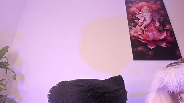 Lucy shen  online show from 09-20-25, 02:27