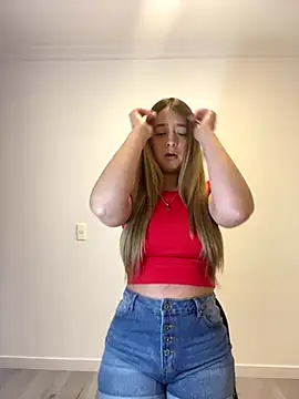 Snapshot of Zara_Ross chatting on 09-18-25, 04:54 Zara Ross online show from 09-18-25, 04:54