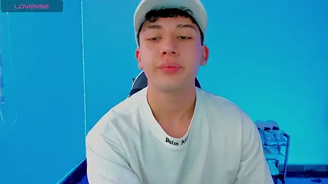 Snapshot of Casper___kyy chatting on 09-30-25, 06:36 Casper   kyy online show from 09-30-25, 06:36