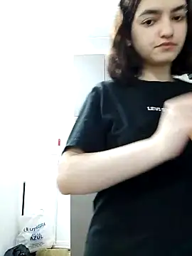 Snapshot of abrilour chatting on 10-02-25, 11:41 abrilour online show from 10-02-25, 11:41