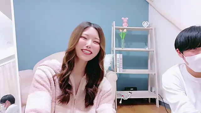 Reto-sama online show from 11-15-25, 01:04