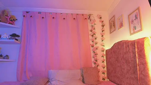 evansweett7 online show from 10-07-25, 12:22