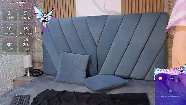 angel  red  online show from 12-14-25, 03:35