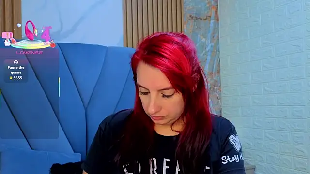 Snapshot of angel__red_ chatting on 09-24-25, 02:40 angel red online show from 09-24-25, 02:40