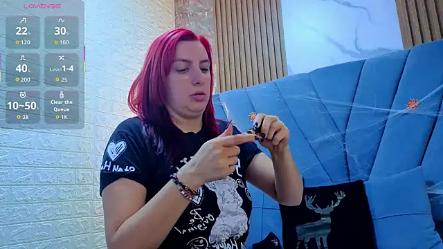 Snapshot of angel__red_ chatting on 10-12-25, 01:40 angel red online show from 10-12-25, 01:40