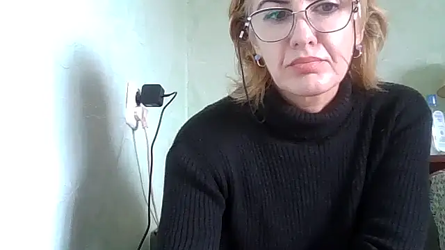 Snapshot of TianaQLove chatting on 10-14-25, 09:43 TianaQLove online show from 10-14-25, 09:43