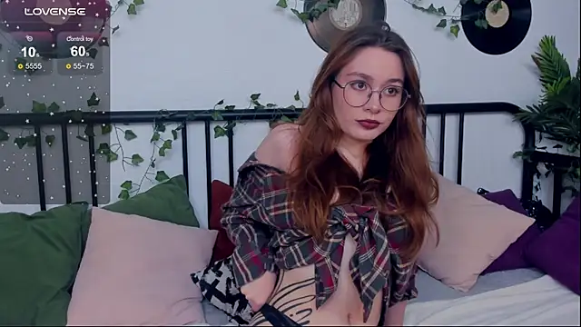 Snapshot of LanaAirlie chatting on 10-12-25, 10:05 LanaAirlie online show from 10-12-25, 10:05