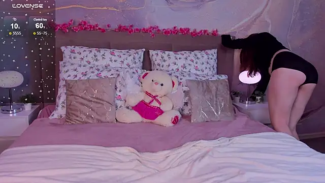 LanaAirlie online show from 11-25-25, 03:07