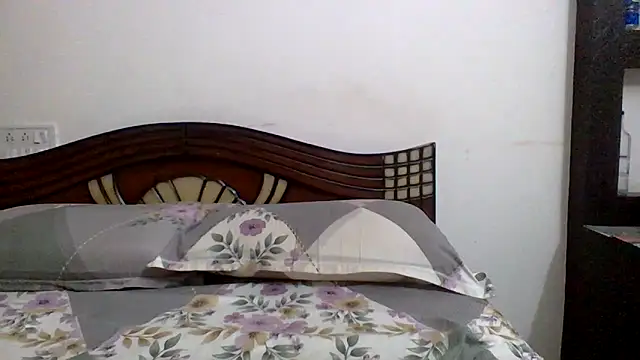 anu-anu2002 online show from 04-28-26, 07:13
