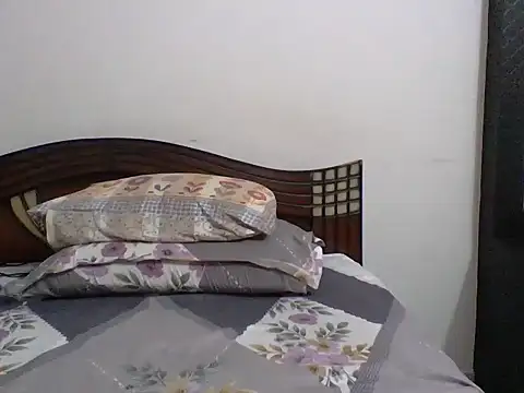 anu-anu2002 online show from 10-19-25, 01:58