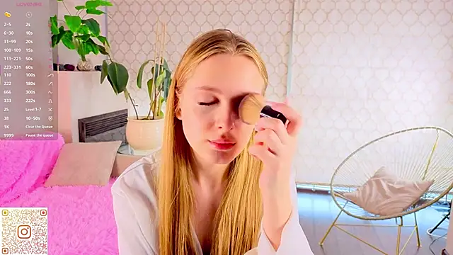 CindyGreen online show from 10-10-25, 06:25