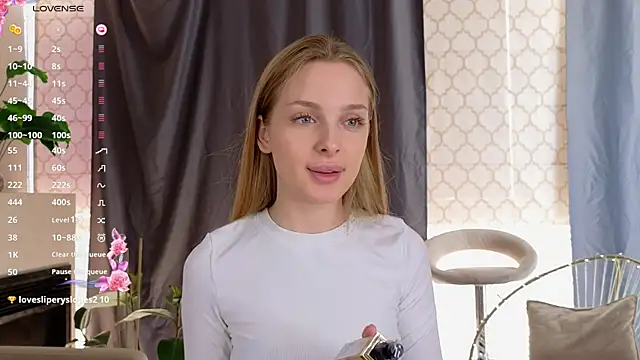 CindyGreen online show from 11-18-25, 06:28