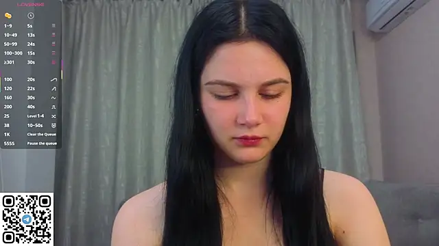 Snapshot of EnricaElis chatting on 05-16-26, 08:41 EnricaElis online show from 05-16-26, 08:41
