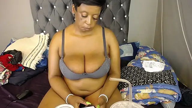 BIG BOOBSxXxX online show from 04-16-26, 08:53