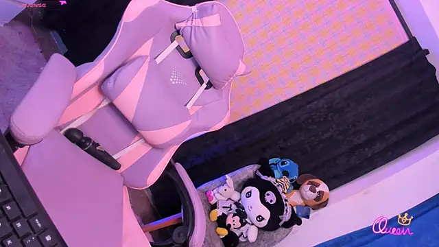 cassie dilaurentis online show from 04-07-26, 08:21