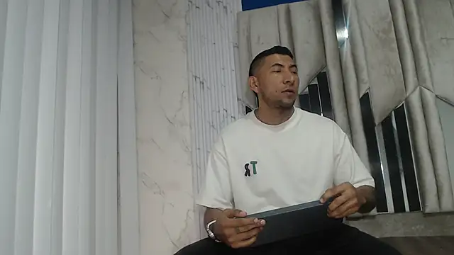 Morganandmegan online show from 11-27-25, 11:10