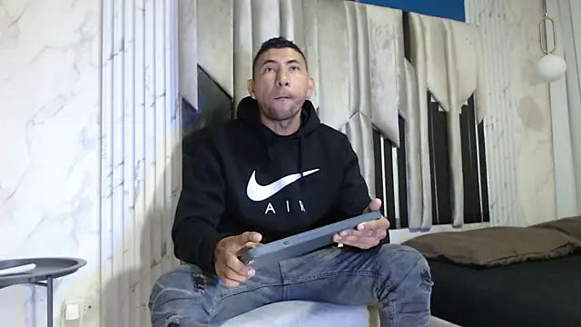 Morganandmegan online show from 10-25-25, 11:20