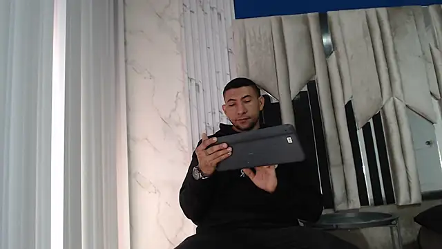 Morganandmegan online show from 12-05-25, 12:15