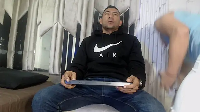 Morganandmegan online show from 11-18-25, 11:13