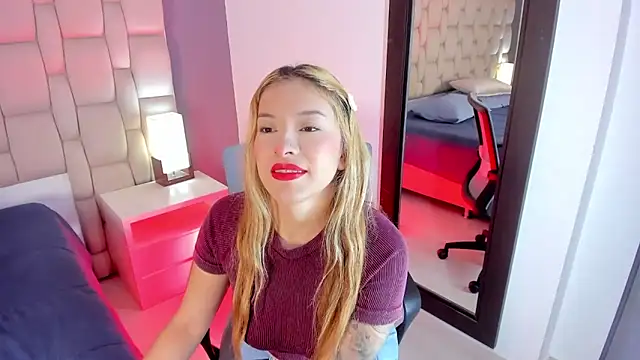 Snapshot of LexxyBunny_ chatting on 09-24-25, 11:39 LexxyBunny online show from 09-24-25, 11:39
