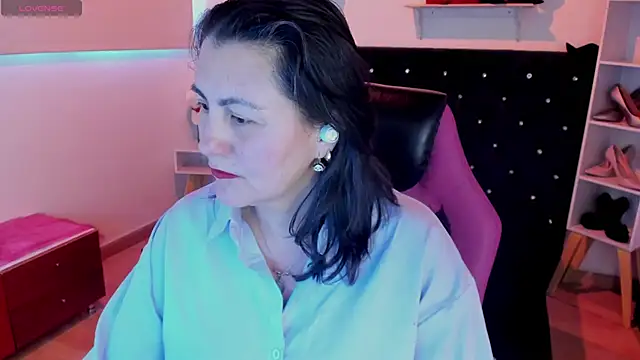 Snapshot of D_Martii chatting on 09-27-25, 12:00 D Martii online show from 09-27-25, 12:00
