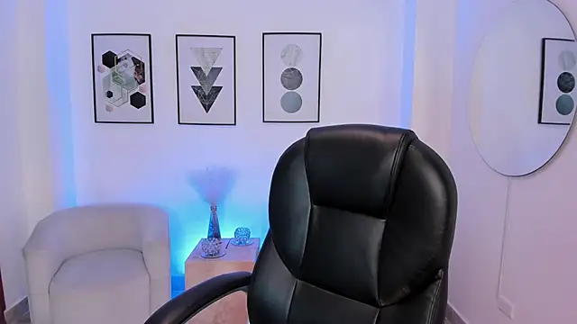 Snapshot of Beverly_johnson chatting on 02-06-26, 03:57 Beverly johnson online show from 02-06-26, 03:57