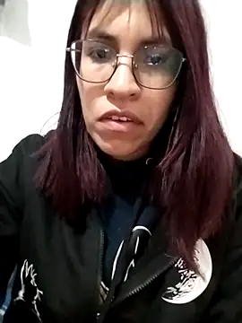 Snapshot of Katyuskka_love chatting on 11-29-25, 03:50 Katyuskka love online show from 11-29-25, 03:50