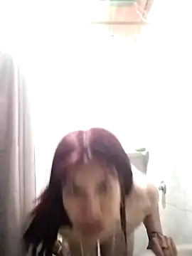 Snapshot of Katyuskka_love chatting on 11-04-25, 01:37 Katyuskka love online show from 11-04-25, 01:37