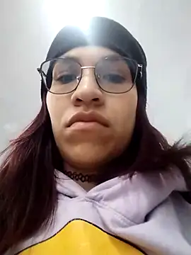 Snapshot of Katyuskka_love chatting on 11-20-25, 01:23 Katyuskka love online show from 11-20-25, 01:23