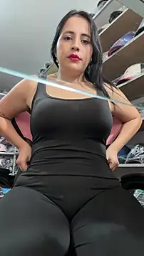 GiaDuque online show from 04-10-26, 12:34