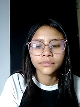 SofieLove 01 online show from 12-21-25, 08:27