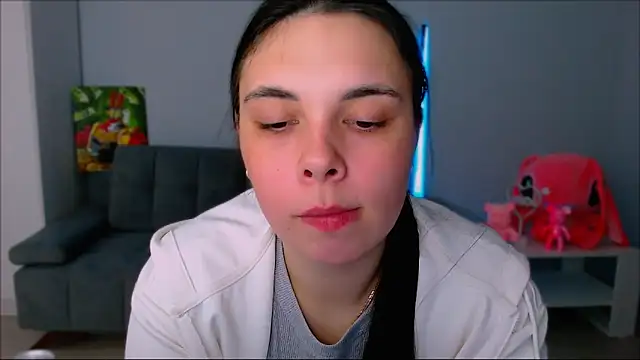 queenofthesense  online show from 11-06-25, 04:00